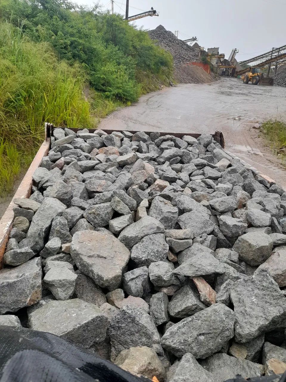 Areia grossa, Arisco, Britas, Pedras para alicerce, Pó de pedra, Aterro  - Foto 3