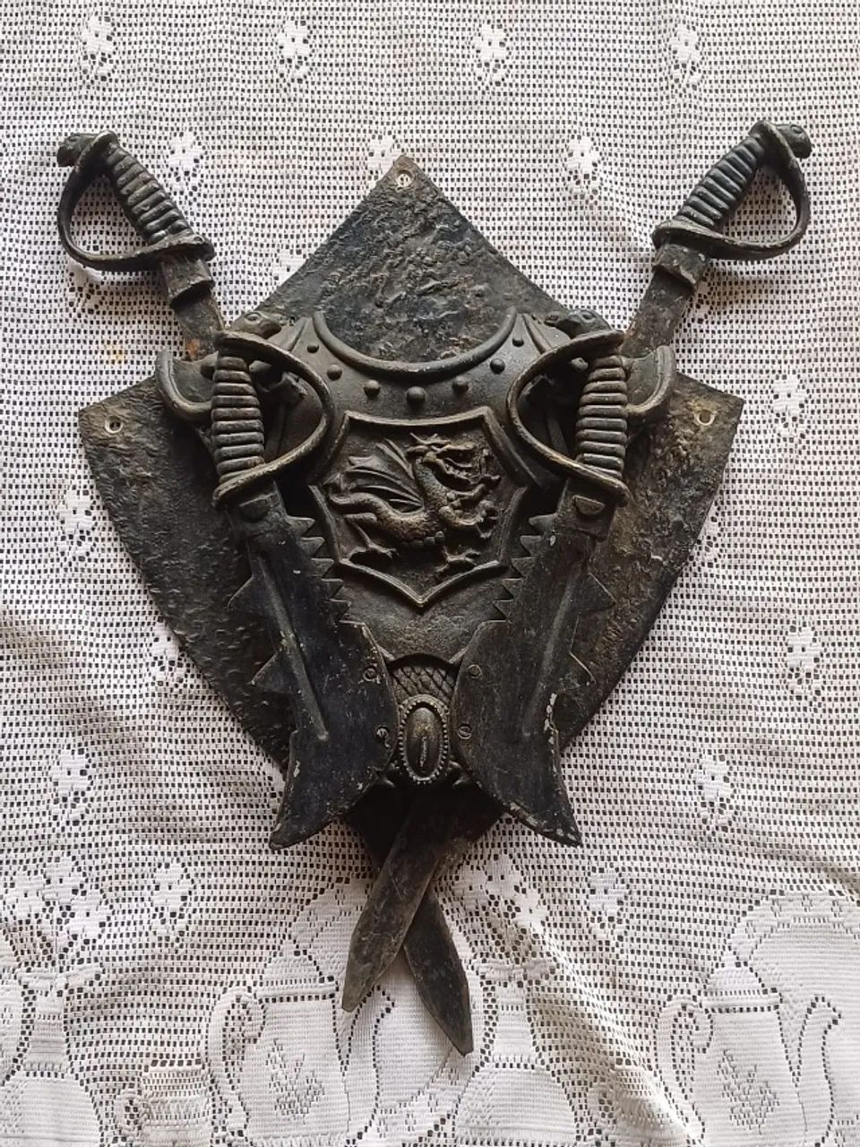 Armadura medieval decorativa em ferro 