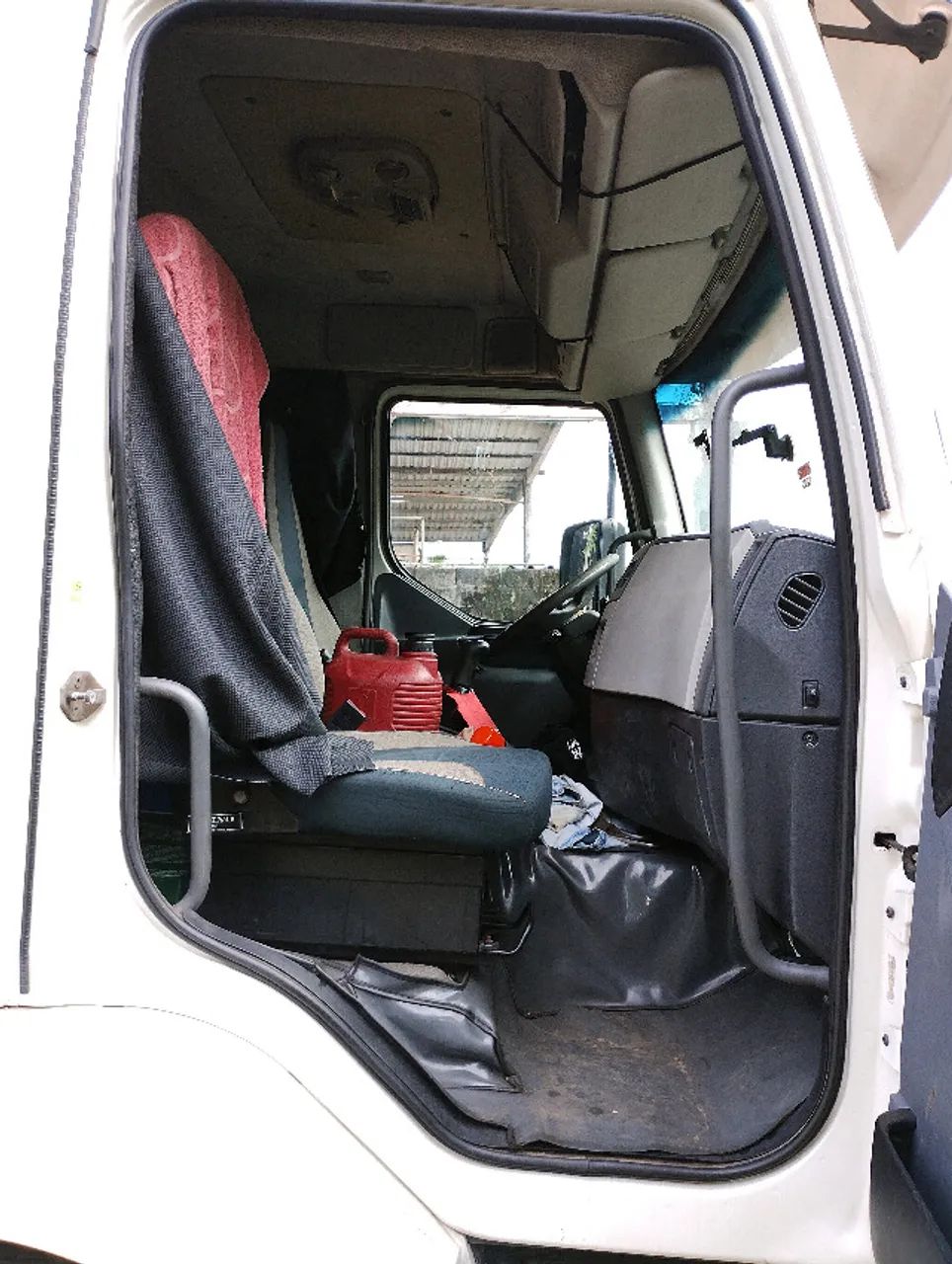 Aproveite Caminhão Volvo VM 330 Bitruck 8x2R Ano 2013 - Foto 8