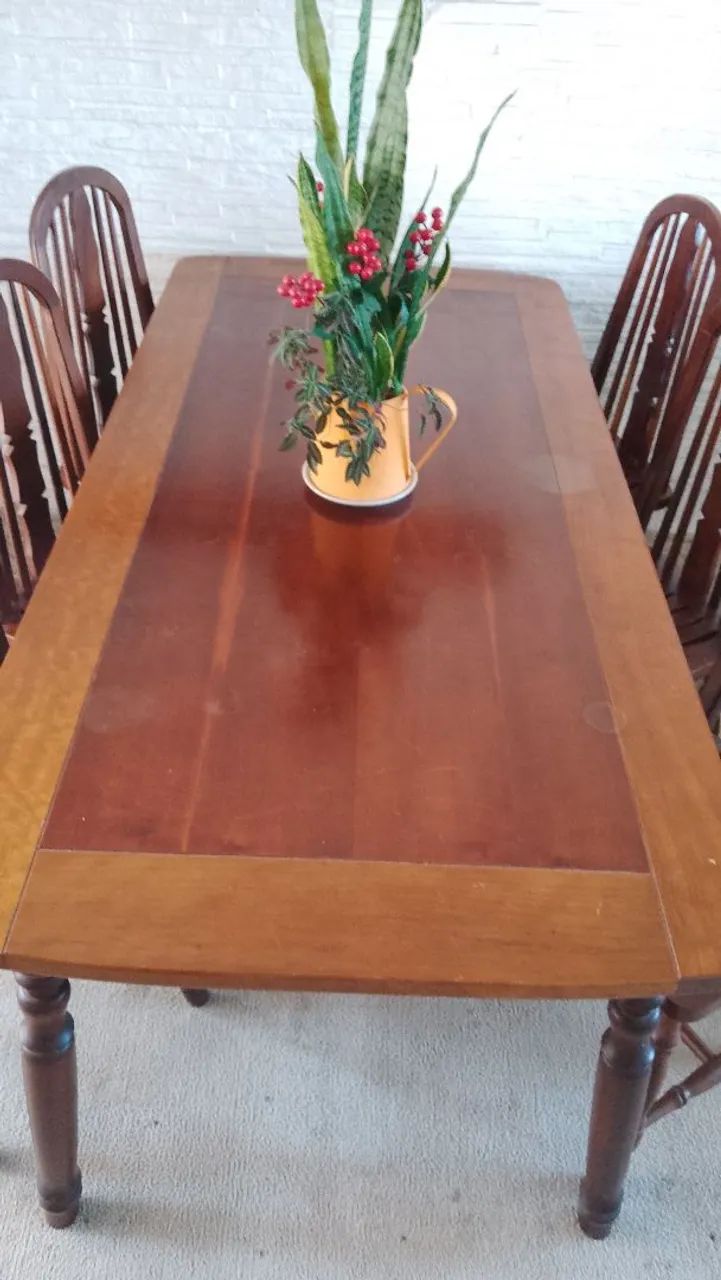 Vendo Antiguidade Mesa com cadeiras , Madeira. - Foto 2