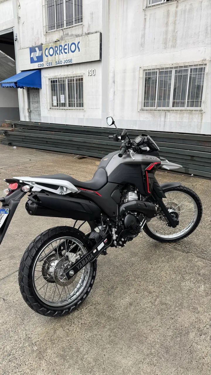 XTZ 250 - Lander 2025 - Foto 2