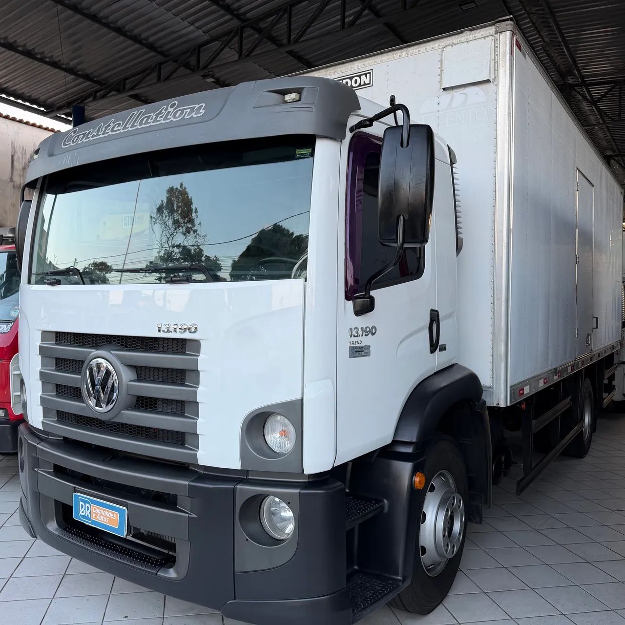 Volkswagen 13.190 Baú 7,00m 2017 Único Dono 90 Mil km rodados Extra - Foto 2