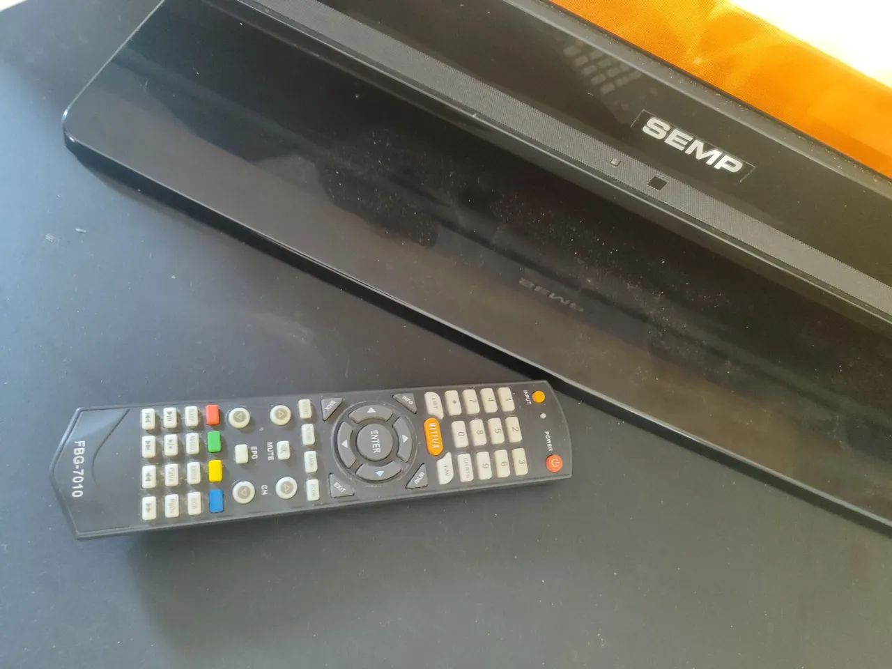 Tv semp  42" funcionando perfeitamente já com conversor embutido  - Foto 3