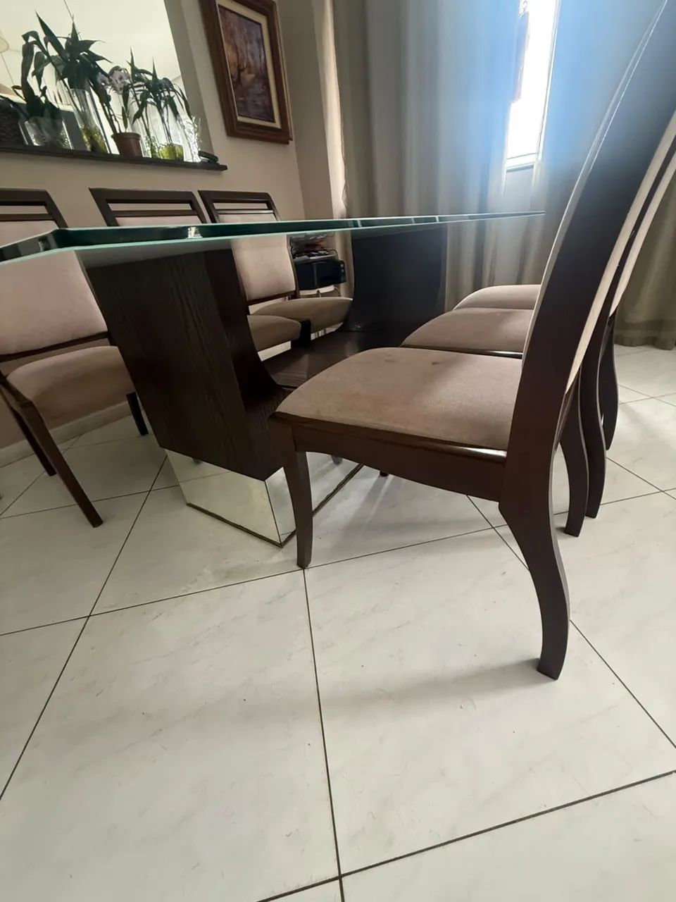 Mesa de vidro grosso ( blindex ) com 6 cadeiras  - Foto 3