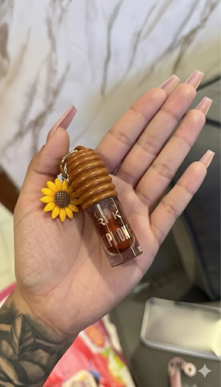 2 LIP GLOSS MEL E MORANGO COM CHAVEIROS - Foto 3