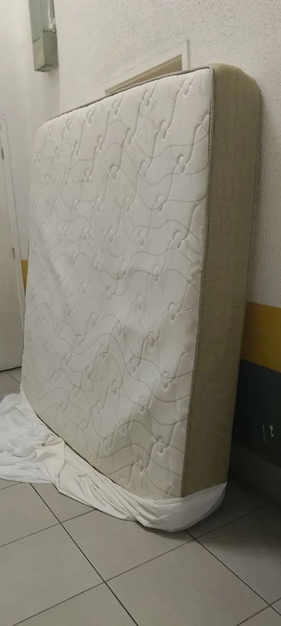 Cama king bau