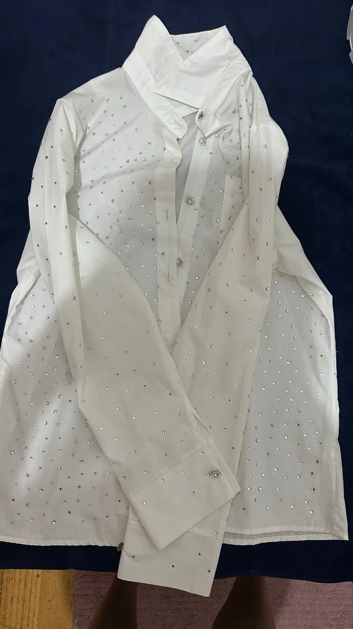 camisa social branca c brilho  - Foto 3