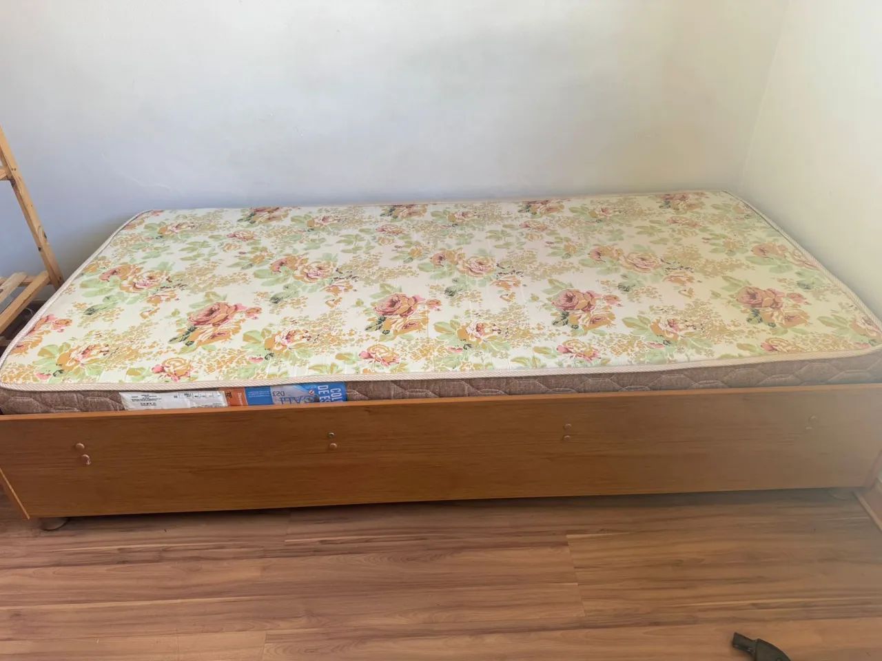 Cama box em ótimo estado em MDP - Foto 4