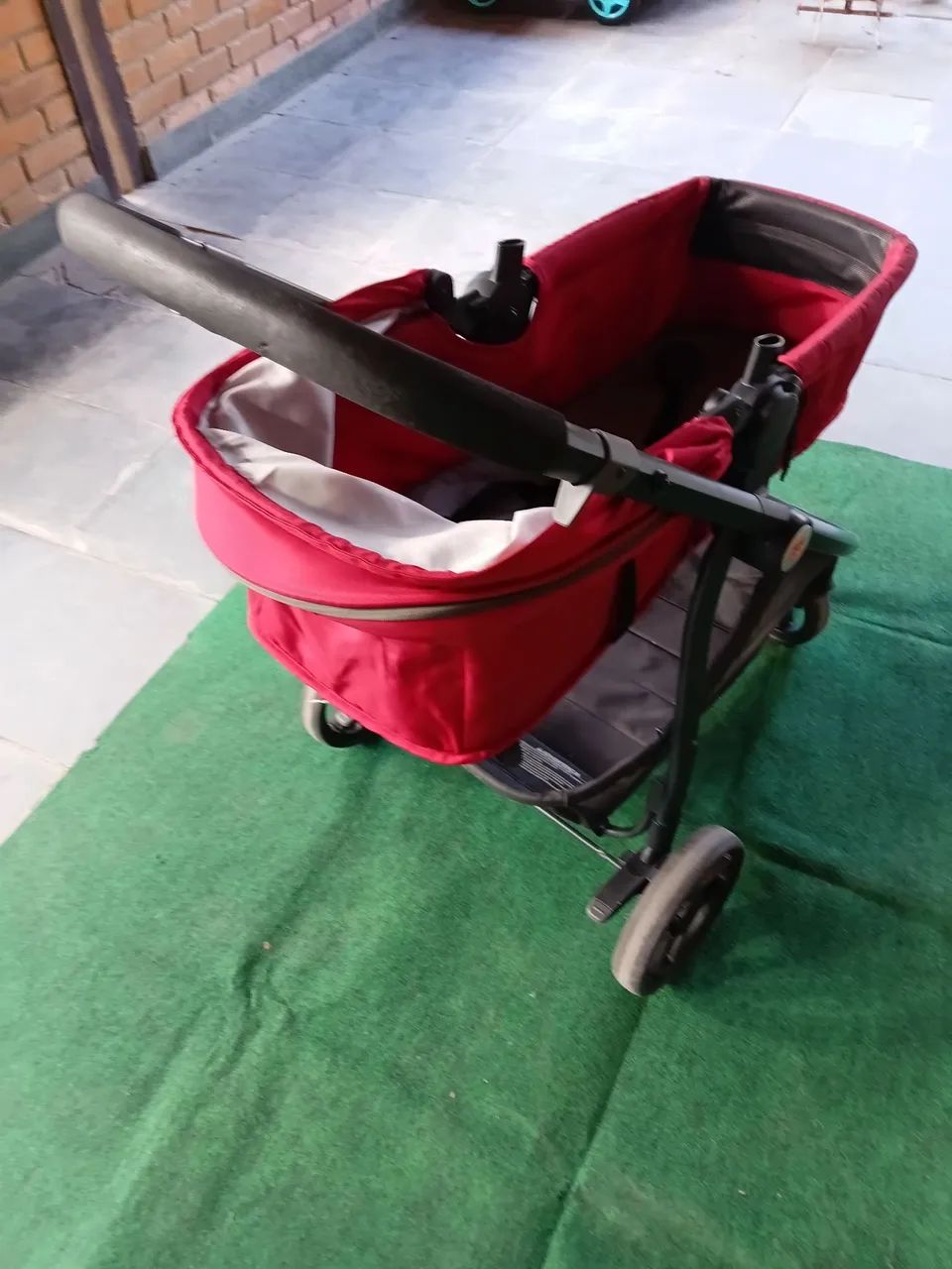 Carrinho Moisés com bebê conforto e base para  assento de carro - Foto 5