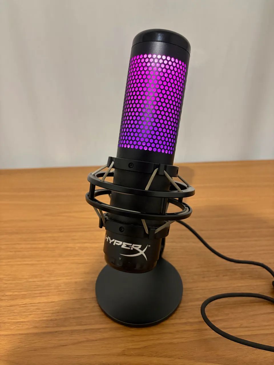 Microfone HyperX QuadCast S RGB + braço articulado