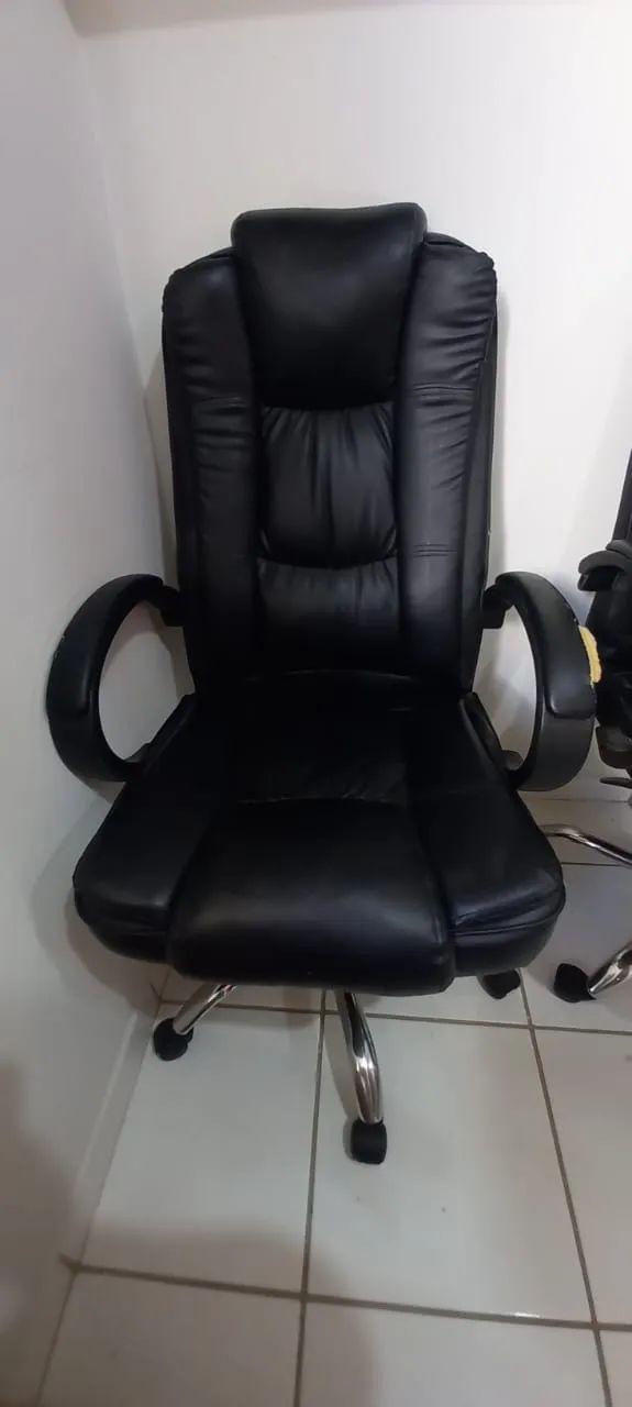 Cadeiras Giratórias / Precisa fazer reparo 