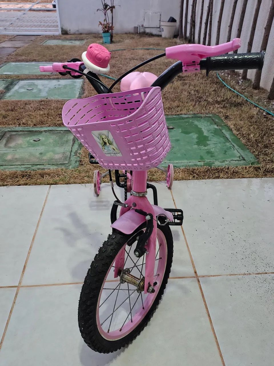 Bicicleta infantil com rodinhas e cestinha - Foto 3