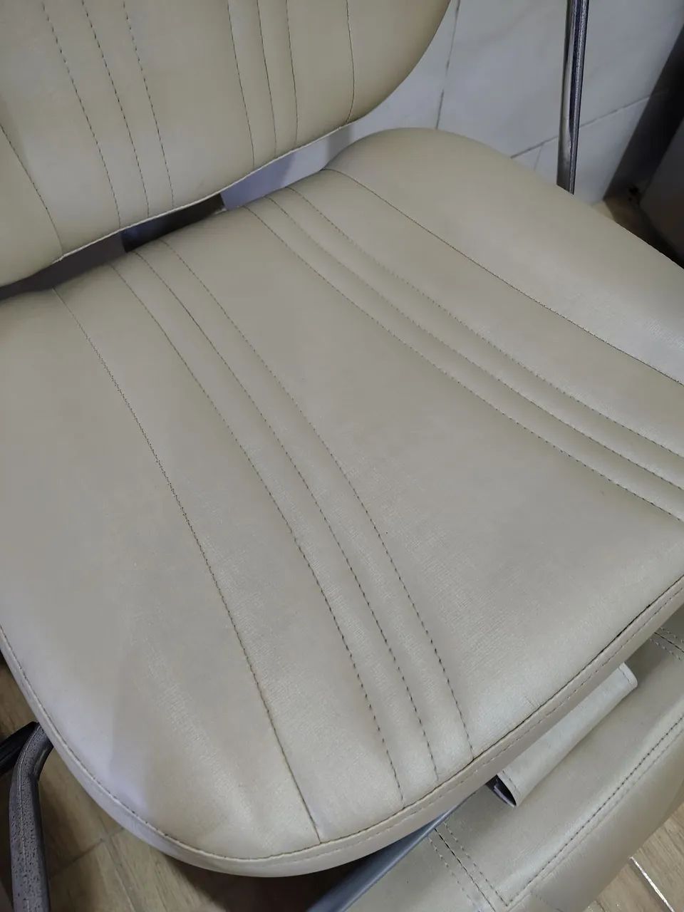 Vendo cadeira articulada para maquiagem/design de sobrancelhas. - Foto 4