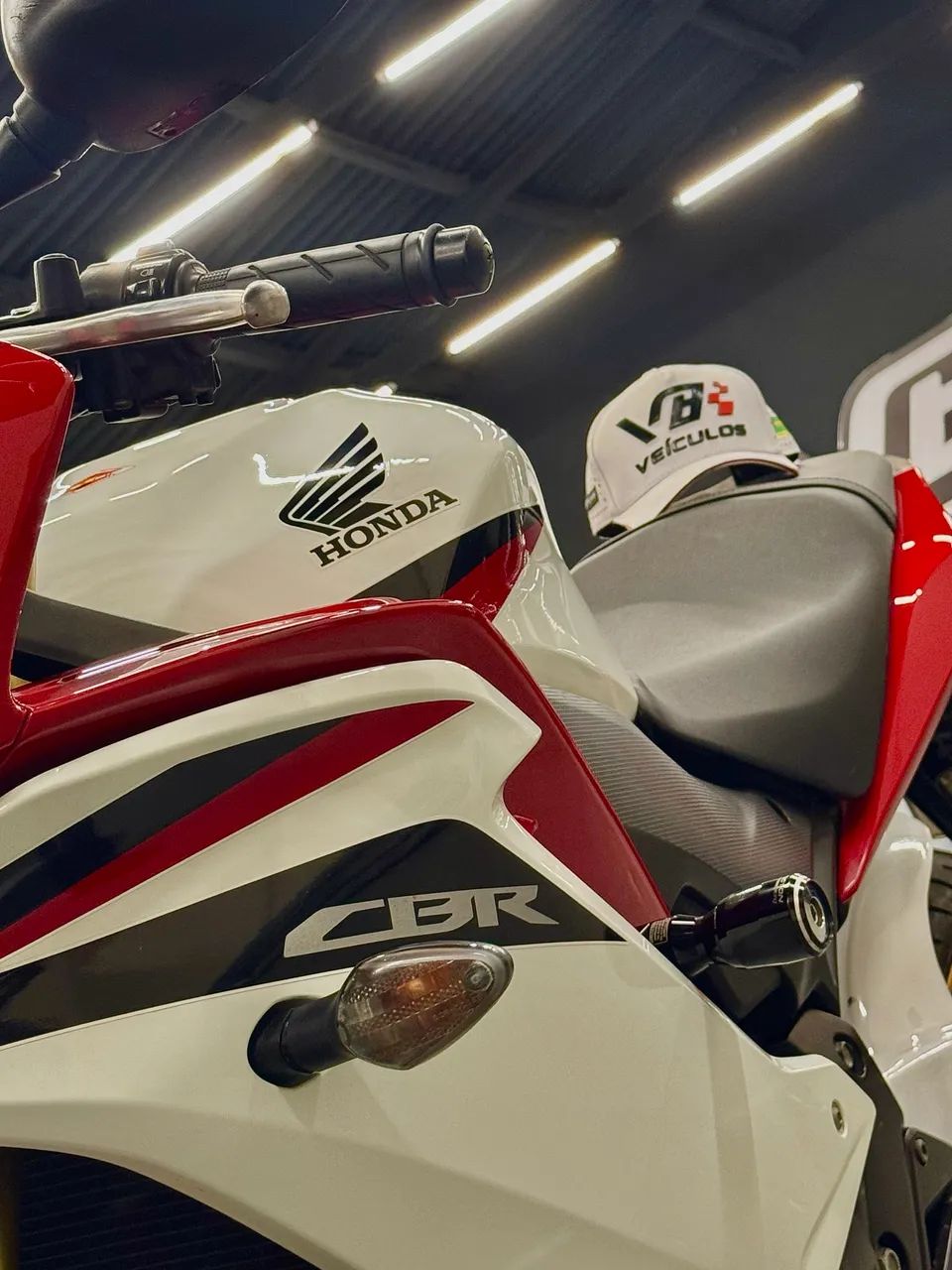 Cbr 600F único dono muito nova  - Foto 2