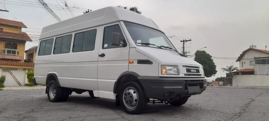 Iveco Daily Furgão Longo 49.1 8V2 2.8 120cv Diesel Mec. 2002