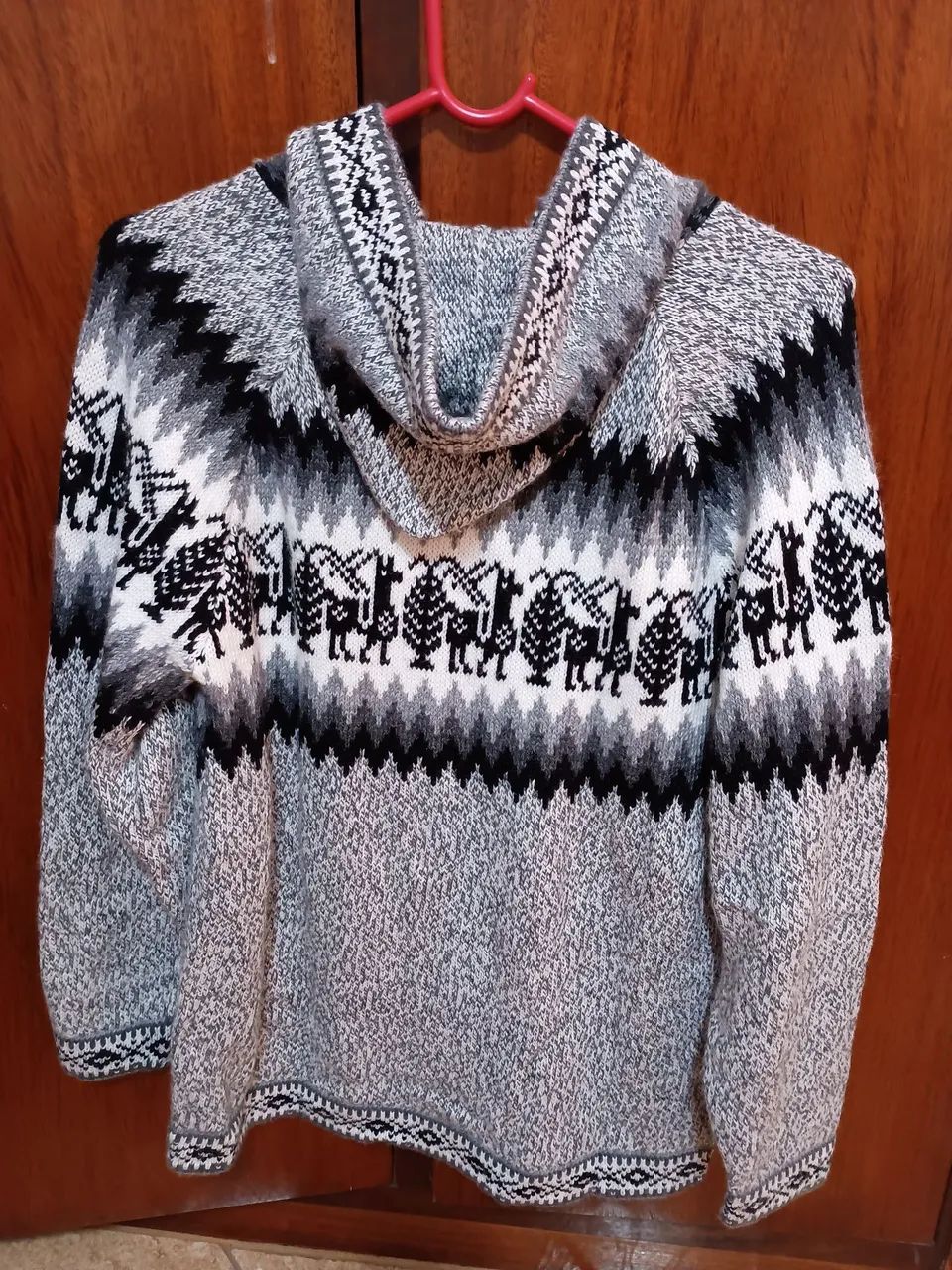 Casaco/Blusa Andina com Lhamas e Capuz - Foto 2