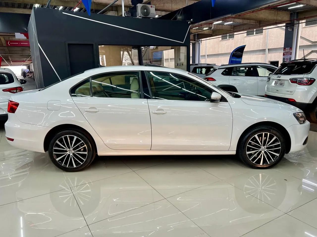 Volkswagen Jetta 2014 - Foto 2
