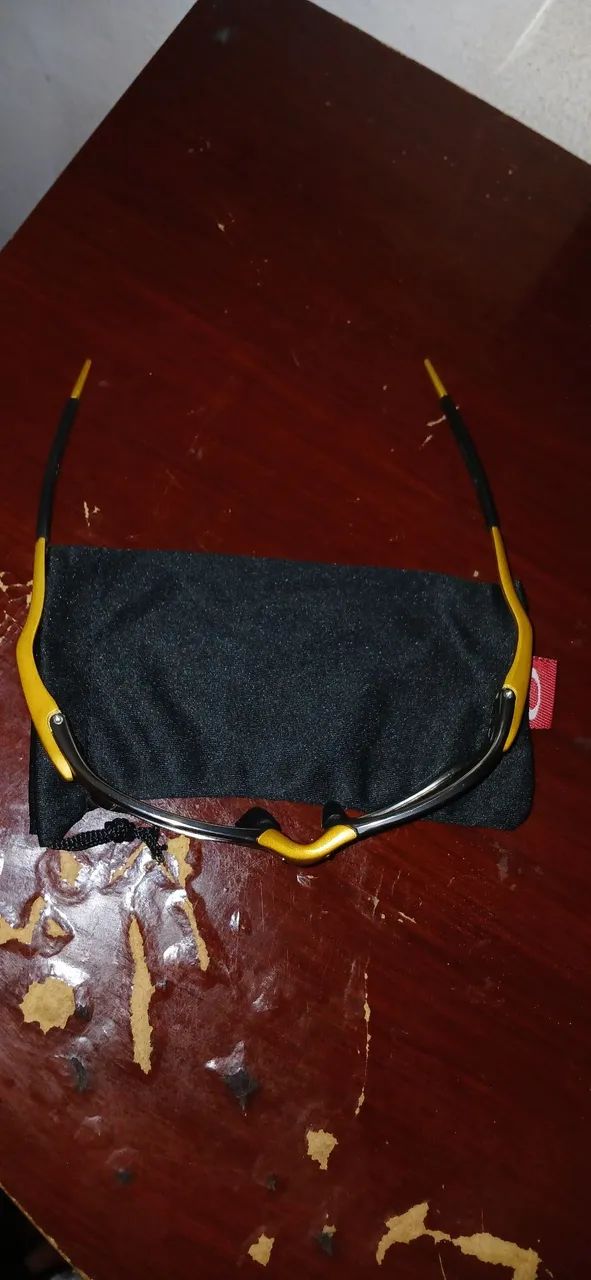 Lupa da Oakley dourada - Foto 2