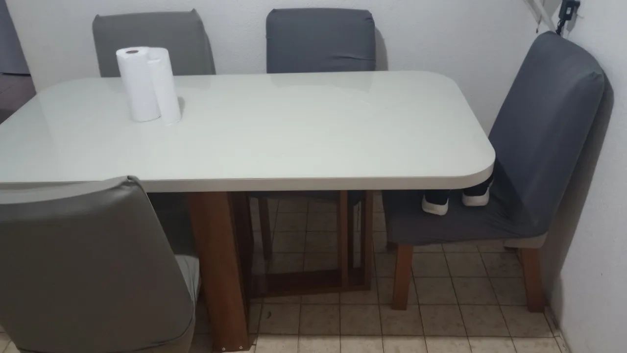 Vendo mesa de seis cadeiras - Foto 2