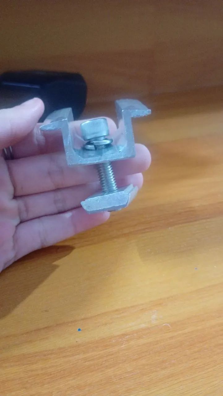 Grampo intermediário 