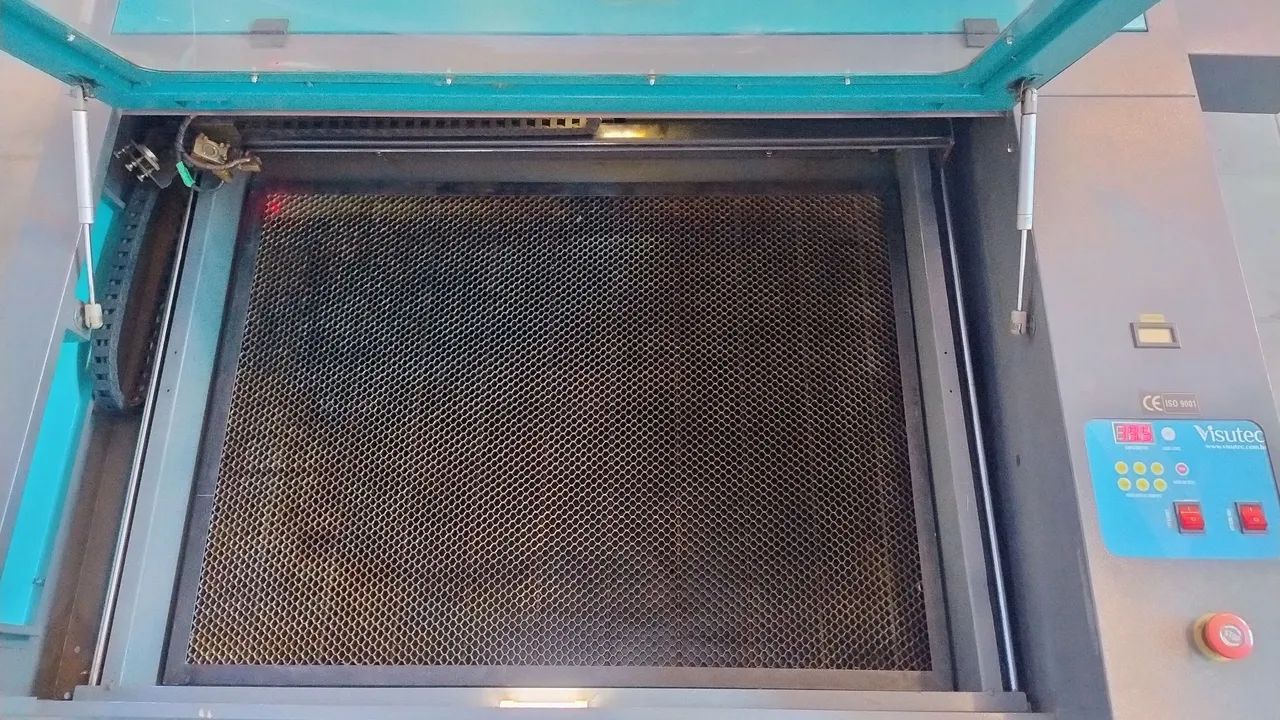 CNC houter LASER 9060 Visutec  - Foto 5