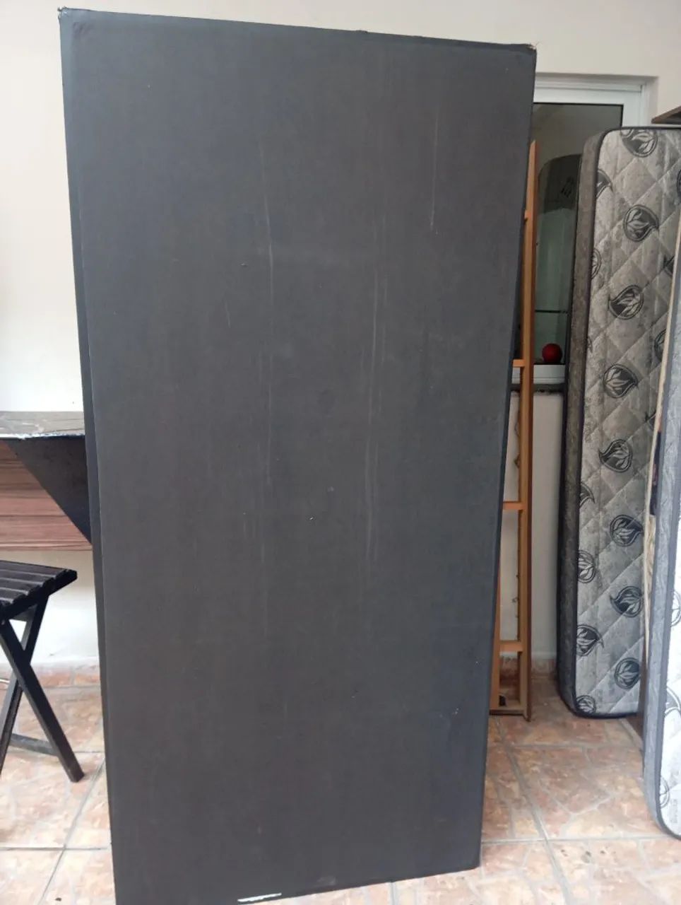 Vende-se cama de solteiro Box sem colchão
