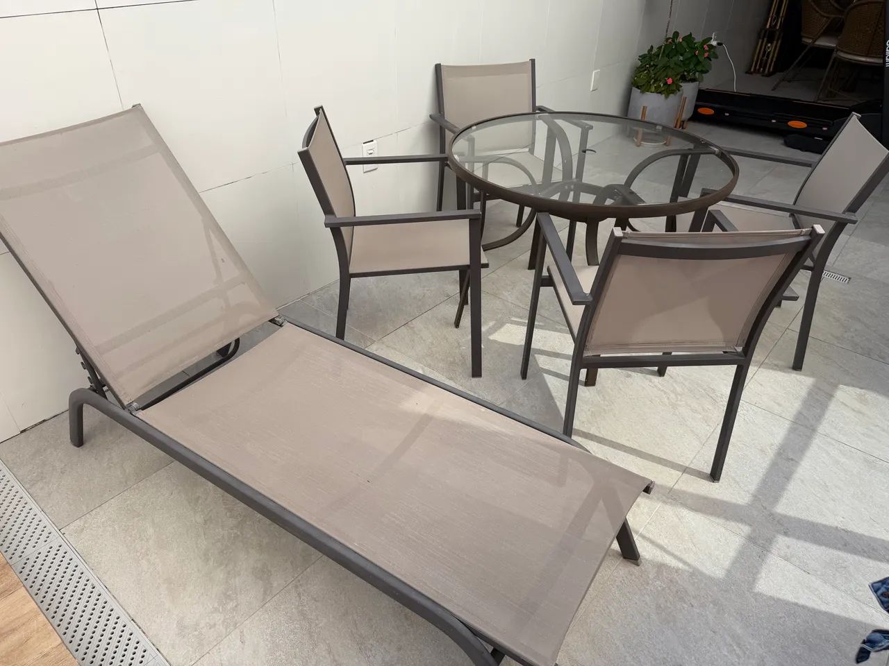 Mesa e cadeira - Foto 4