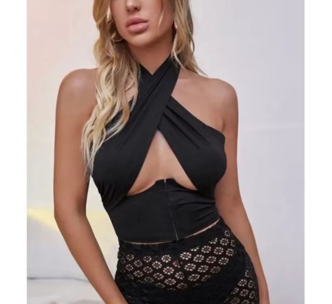 Cropped SHEIN preto tamanho Chico 