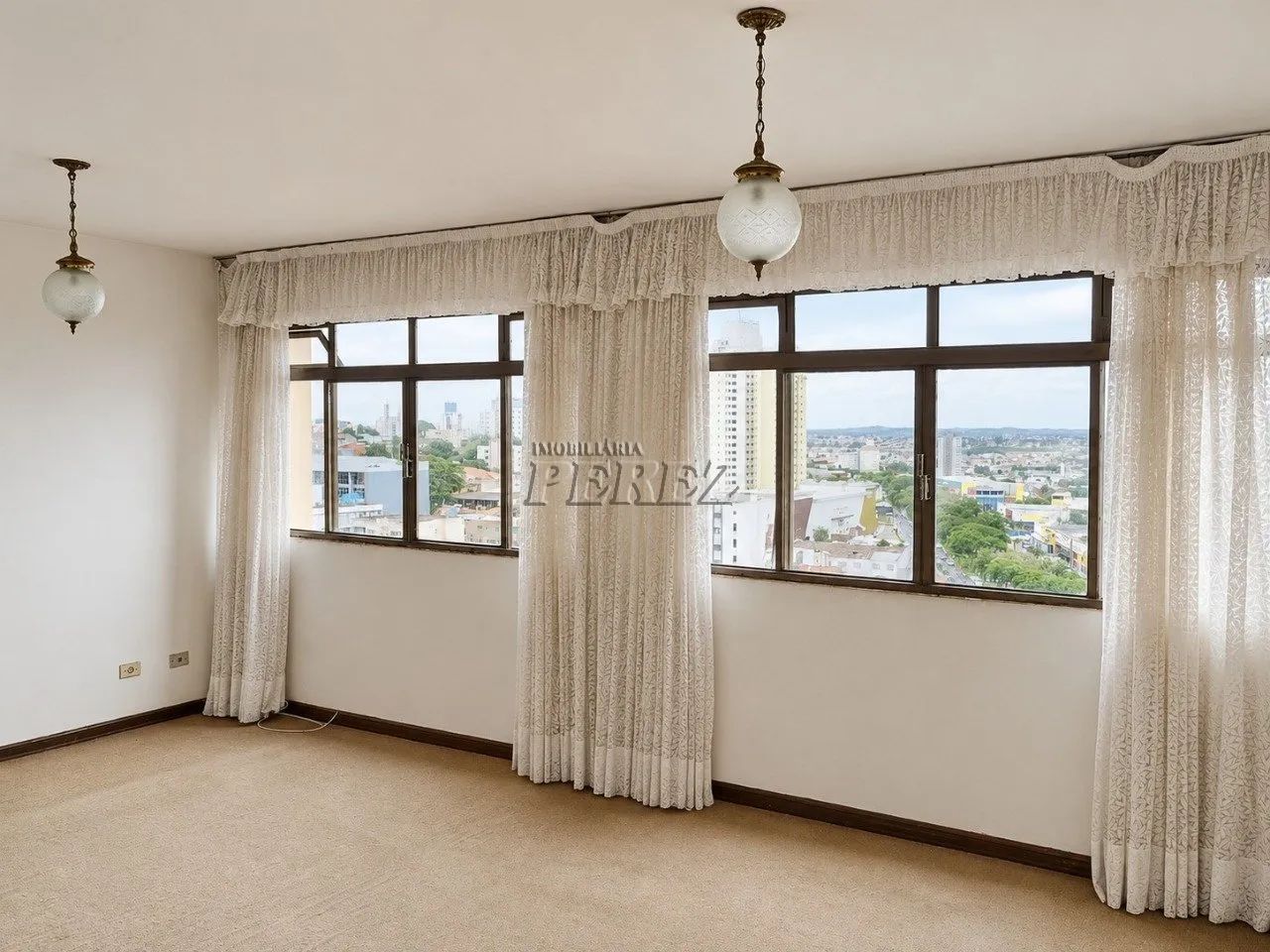 Apartamento à venda no Edifício Lilian - Centro de Londrina