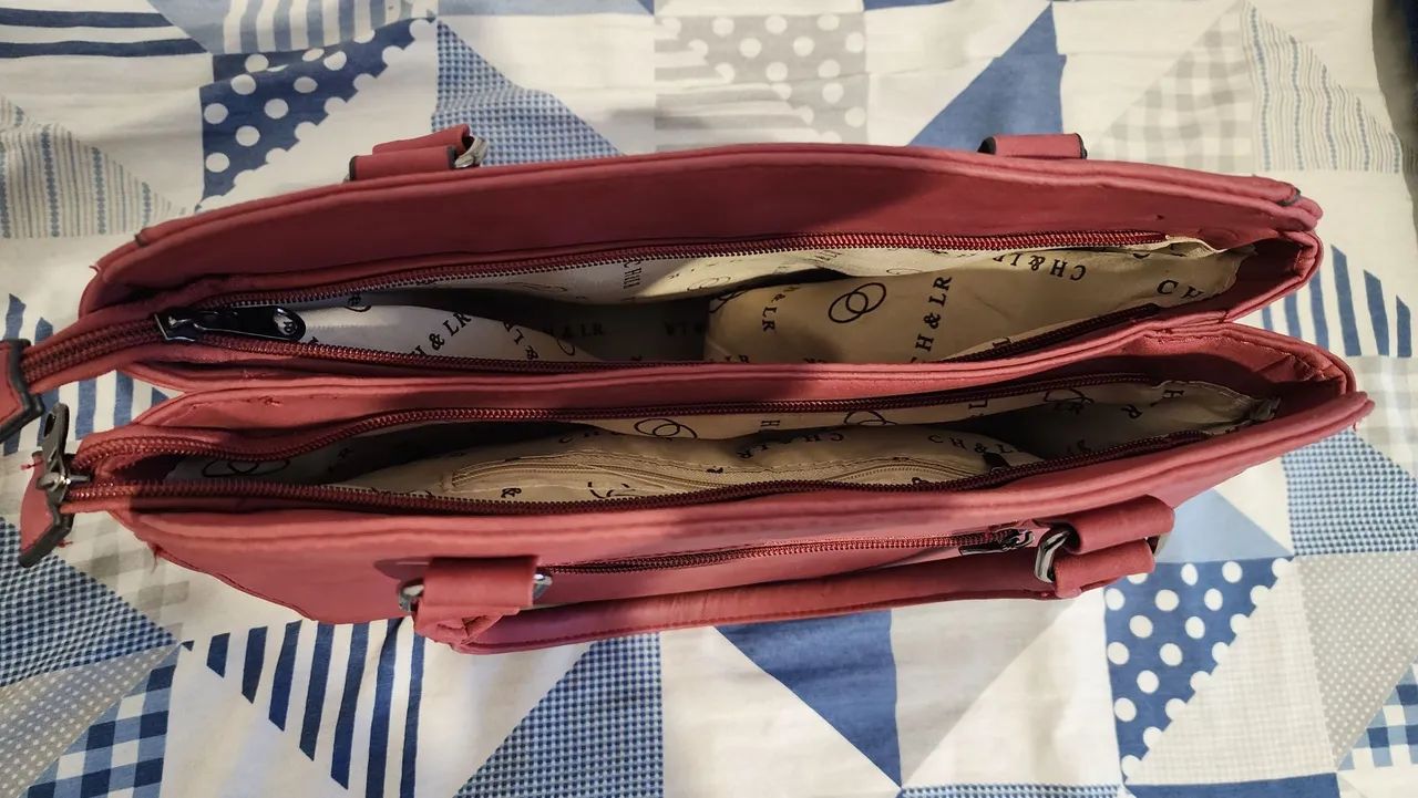 Bolsa feminina praticamente nova  - Foto 4