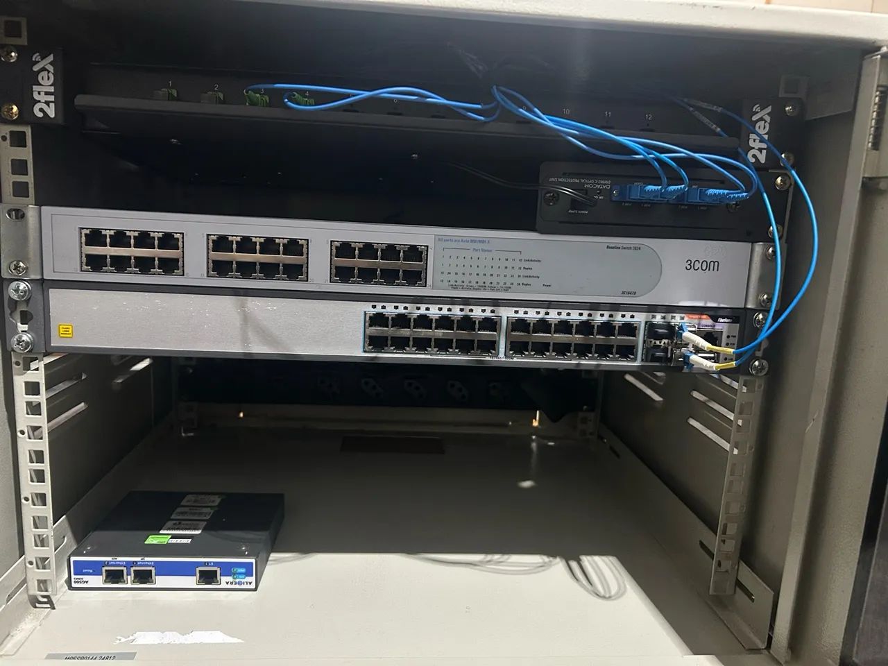 Rack completo com dois Switch  - Foto 3