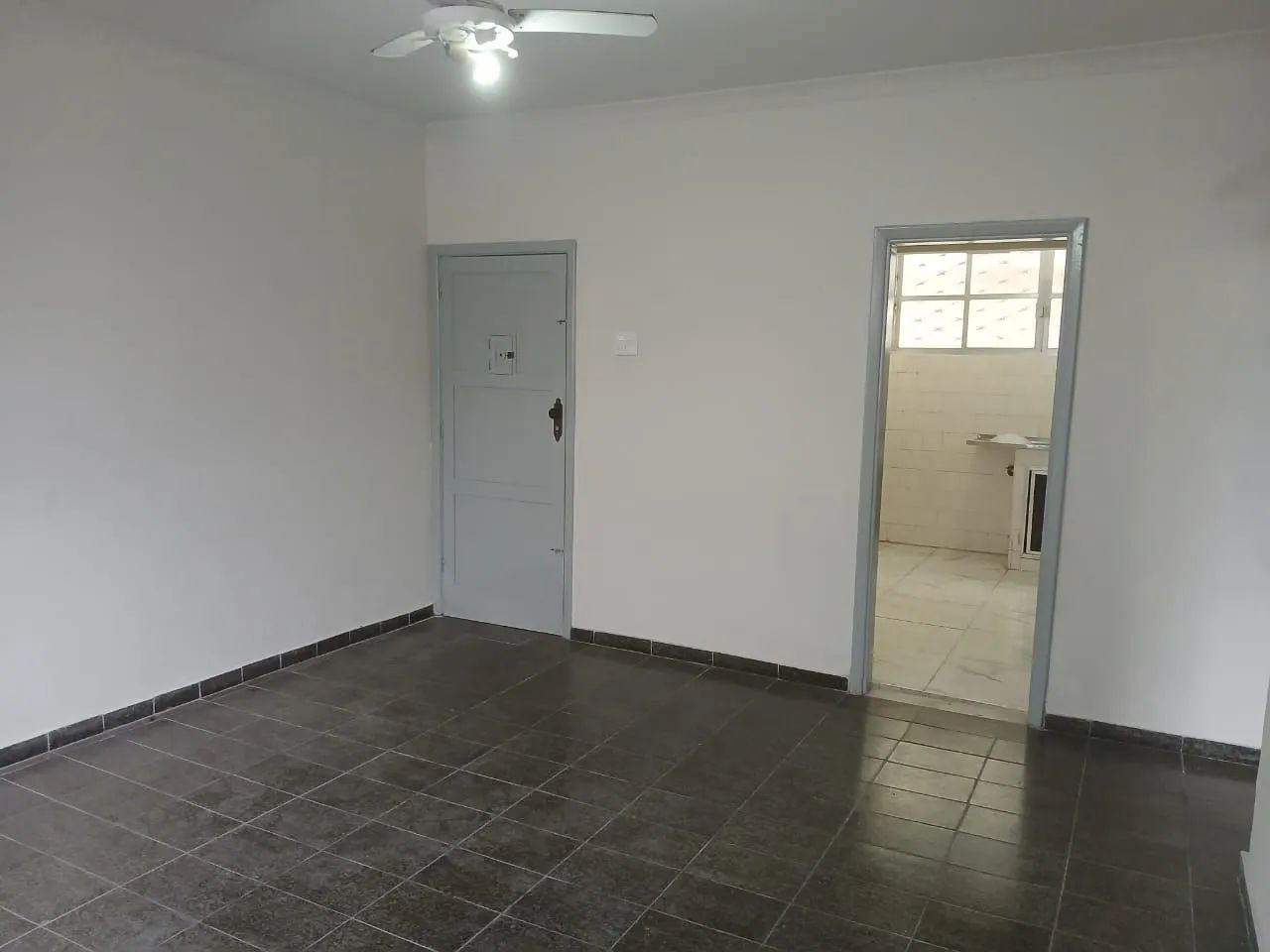VENDO, APTO 2 Qtr, OTIMA LOCALIZAÇÃO. - Foto 2