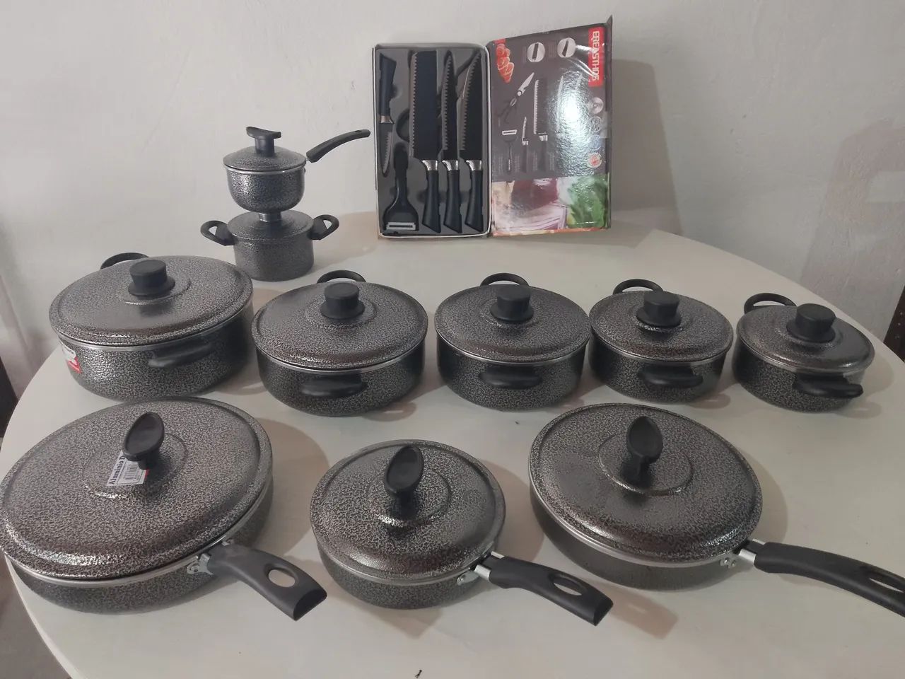 Kit com 9 panelas mais jogo de faca de brinde  - Foto 3