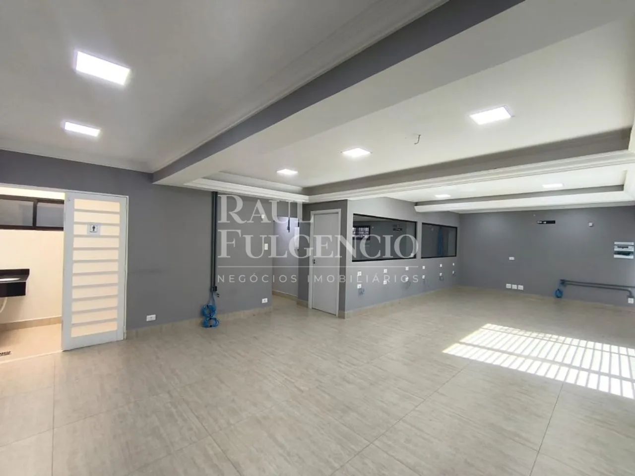 Casa comercial/loja para alugar na Avenida Juscelino Kubitscheck em Londrina - Foto 4