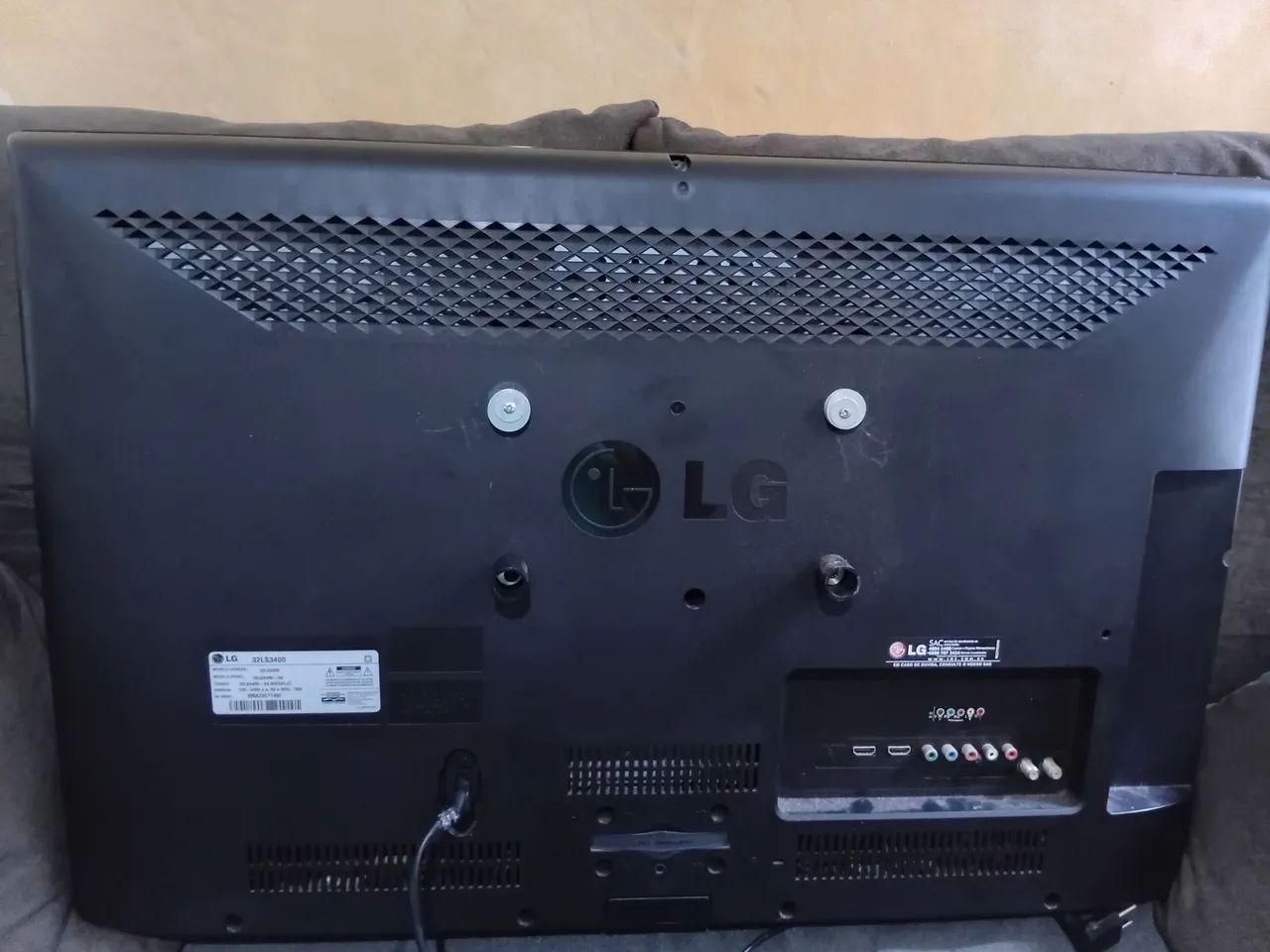 Tv lg 32 polegadas com defeito não e smart só com som - Foto 5