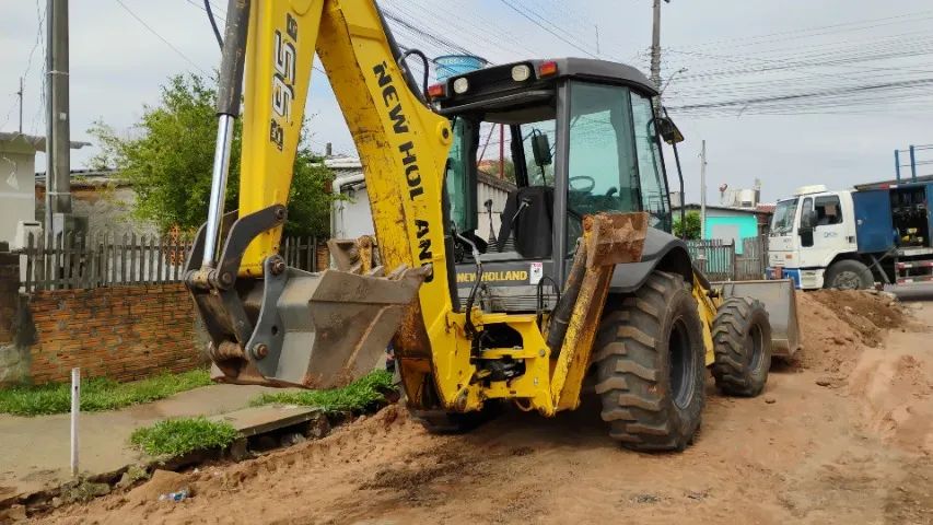 Retro Escavadeira New Holland B95B ano 2019 leiam anúncio  - Foto 2