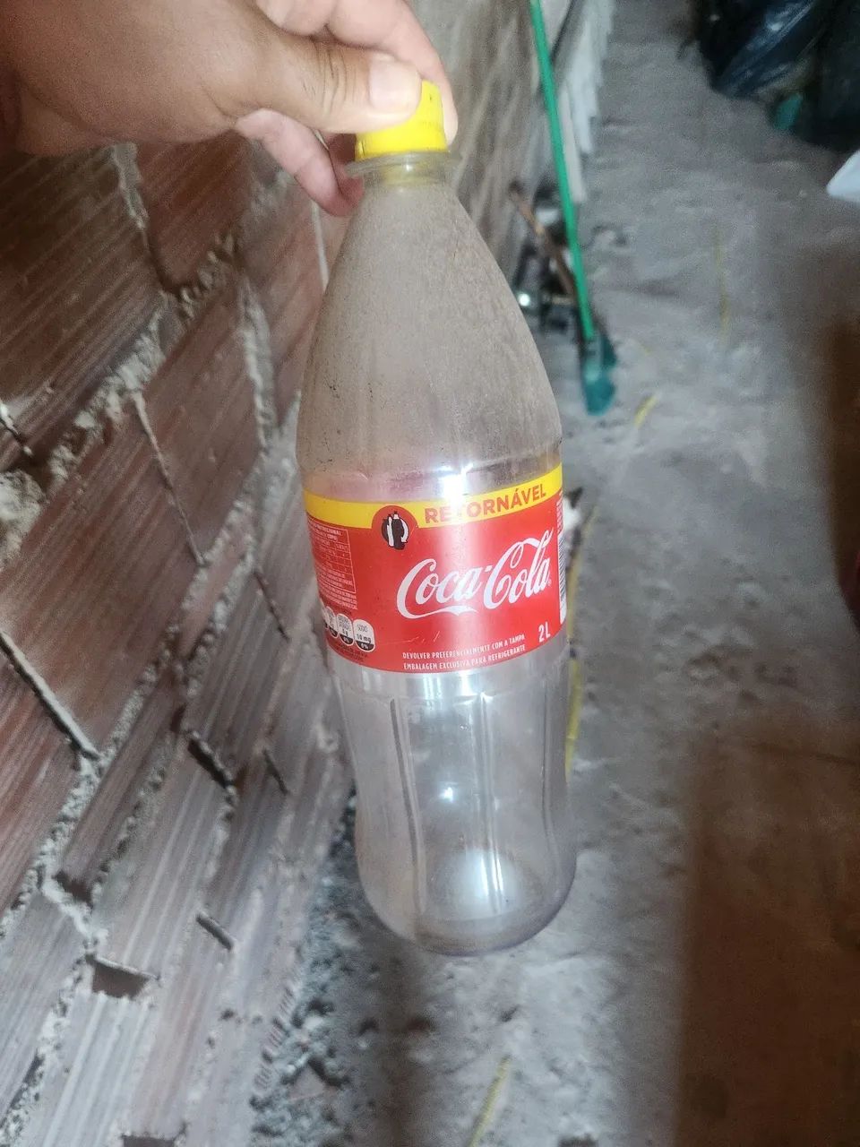 Vasilhames de coca cola 2 litros temos 2 caixas - Foto 4