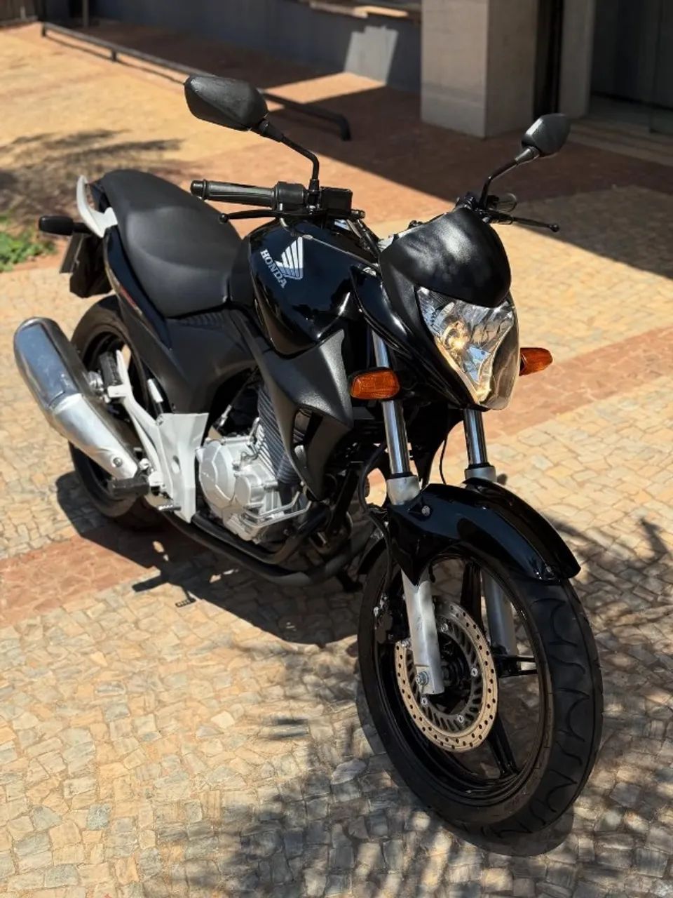 Honda CB 300R - Foto 2