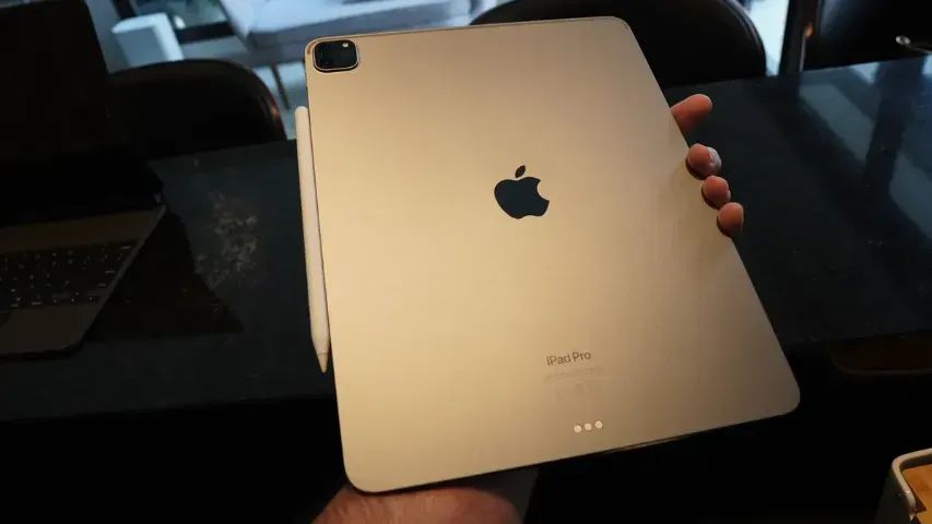iPad Pro 12,9 M2 256GB + Magic Keyboard + Pencil 2 Usado - Foto 2