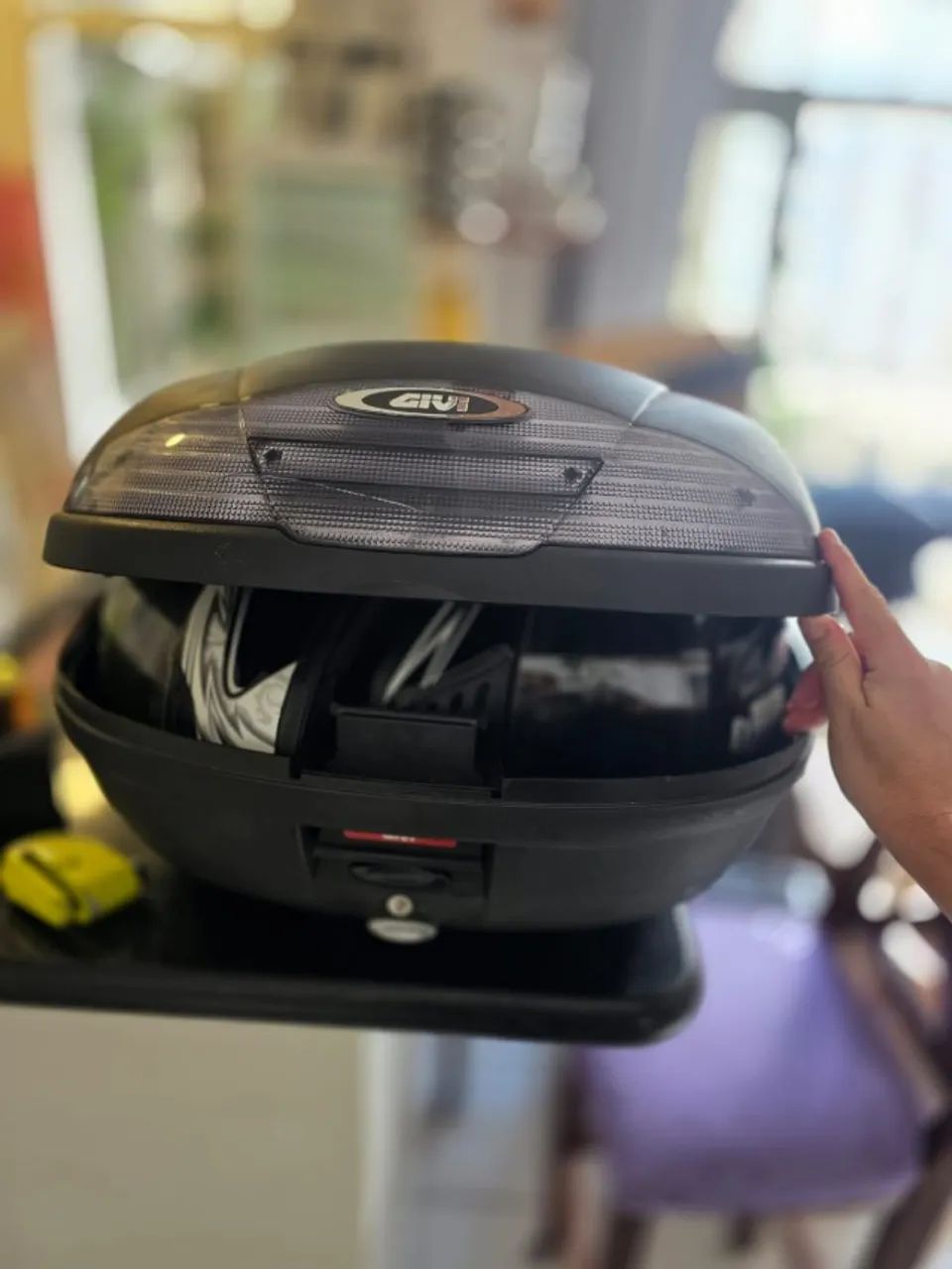 Baú moto Givi 45 L - Completo, com chave reserva + BRINDE! - Foto 5