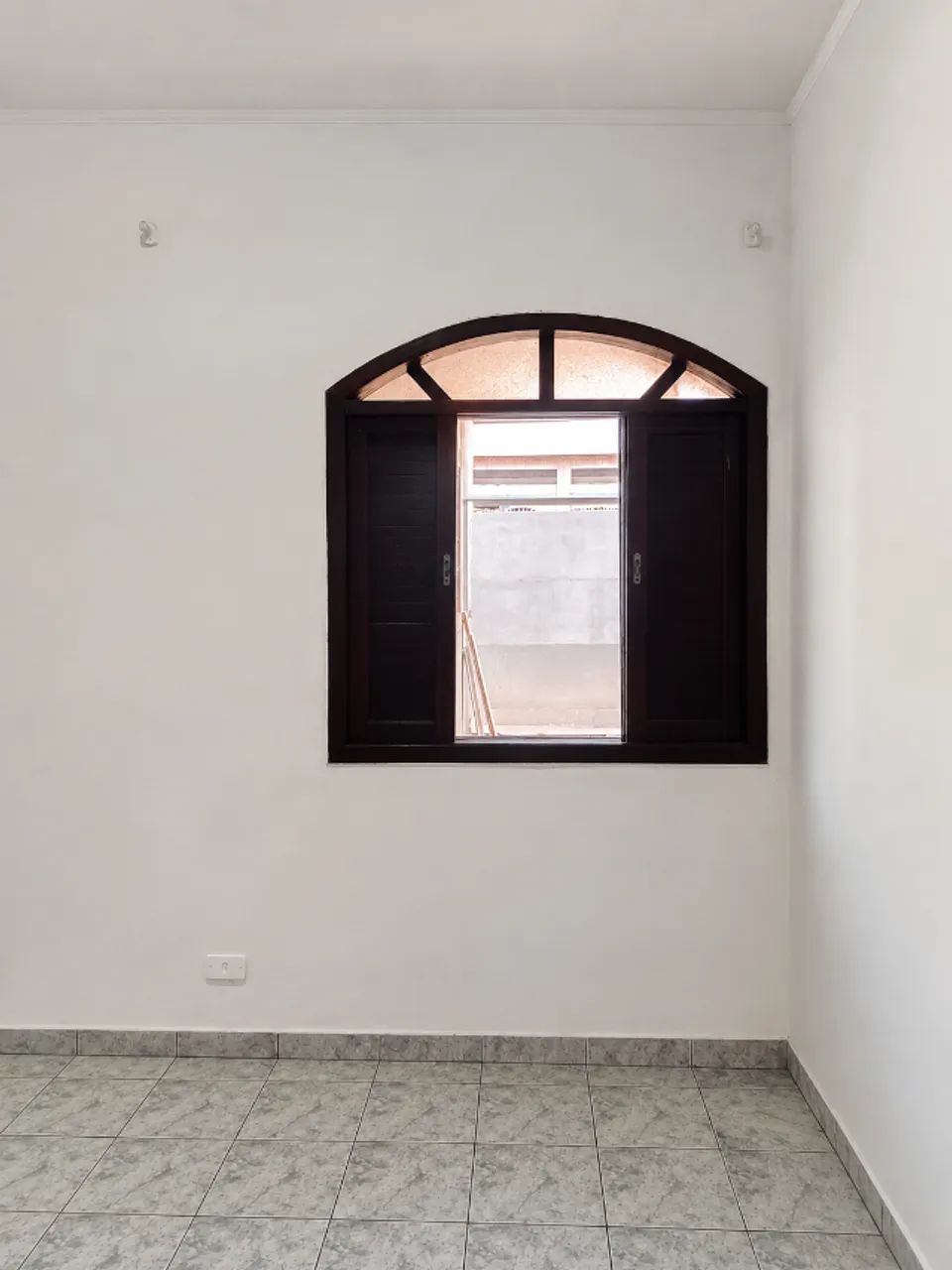 Casa 2 Dormitórios + Salão Comercial 30m² com Garagem - Foto 4