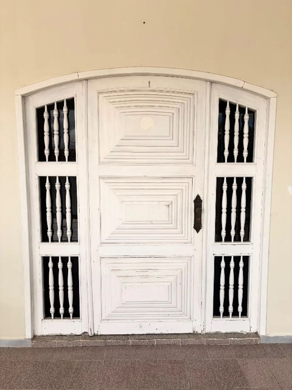 Portas e janelas de madeira 