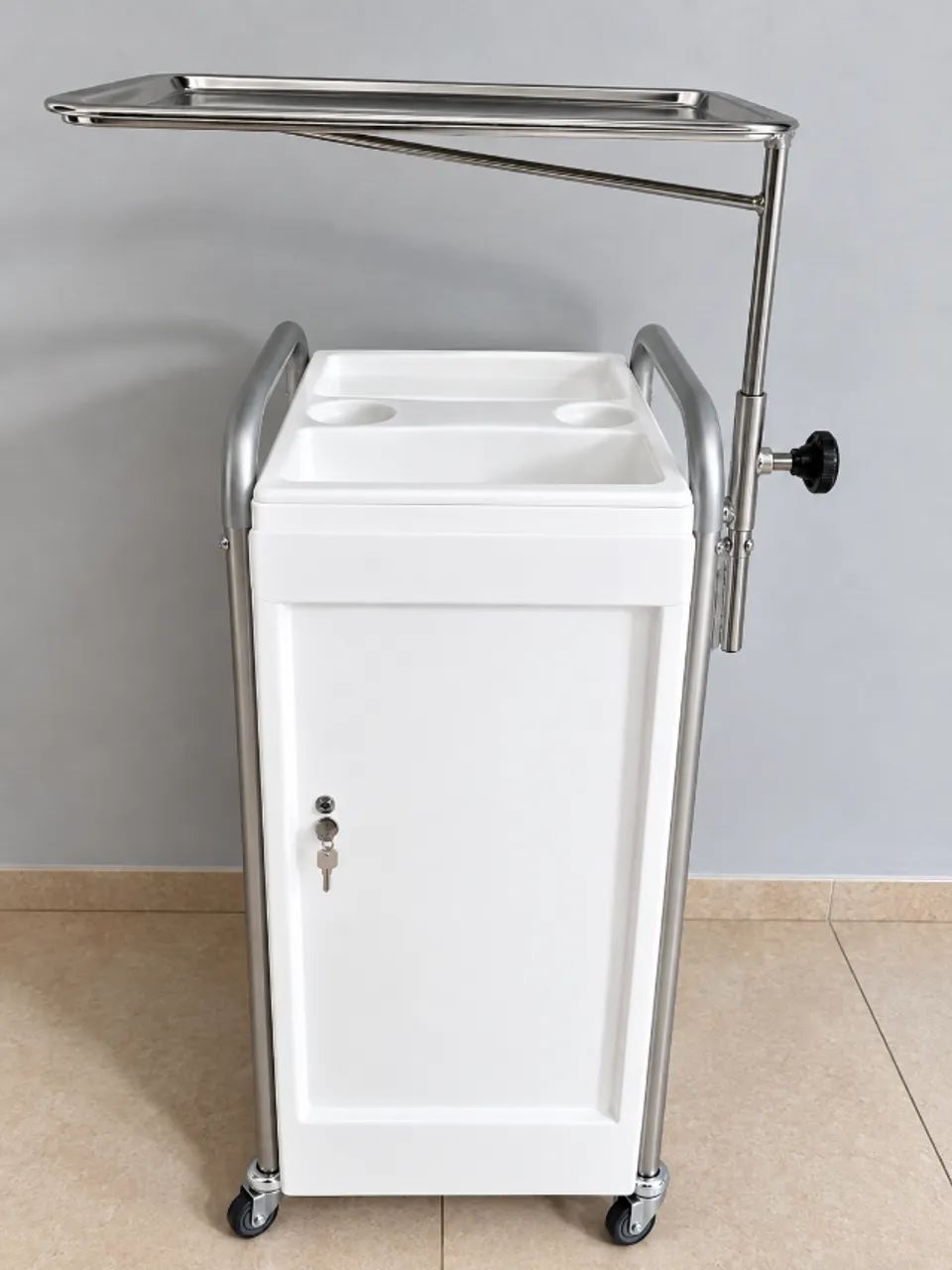 Carrinho auxiliar com porta e bandeja inox