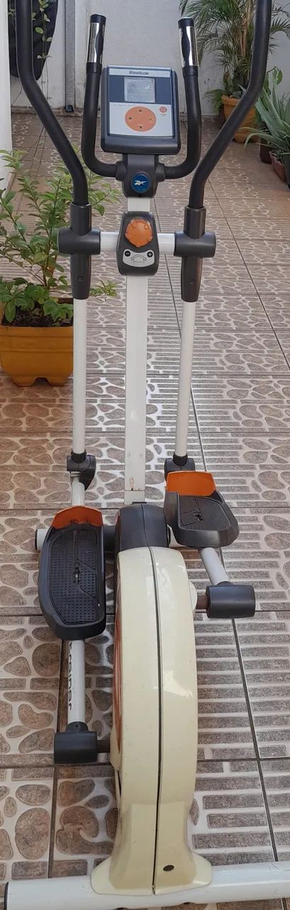 Aparelho Elíptico Reebok M-Force System