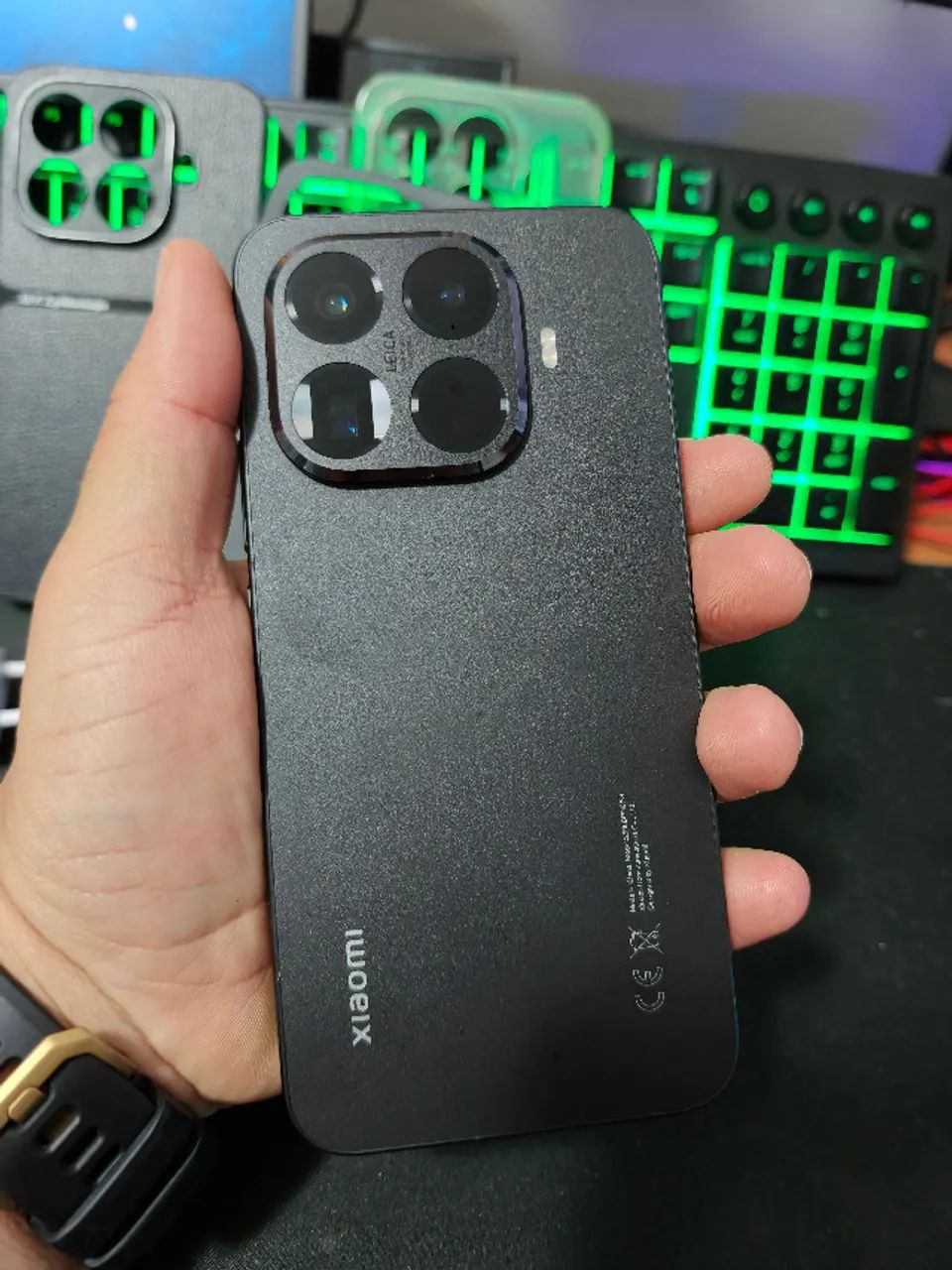 Xiaomi 15T Pro Impecável + 4 Capinhas + Caixa e Acessórios