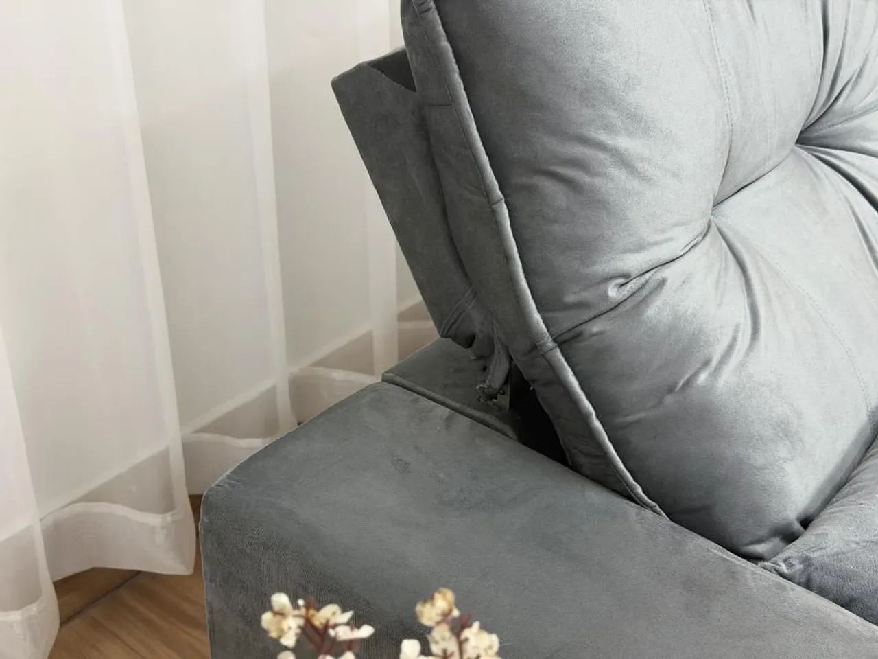 Sofá Retrátil 2 Lugares 1.80m Veludo Cinza  - Foto 4