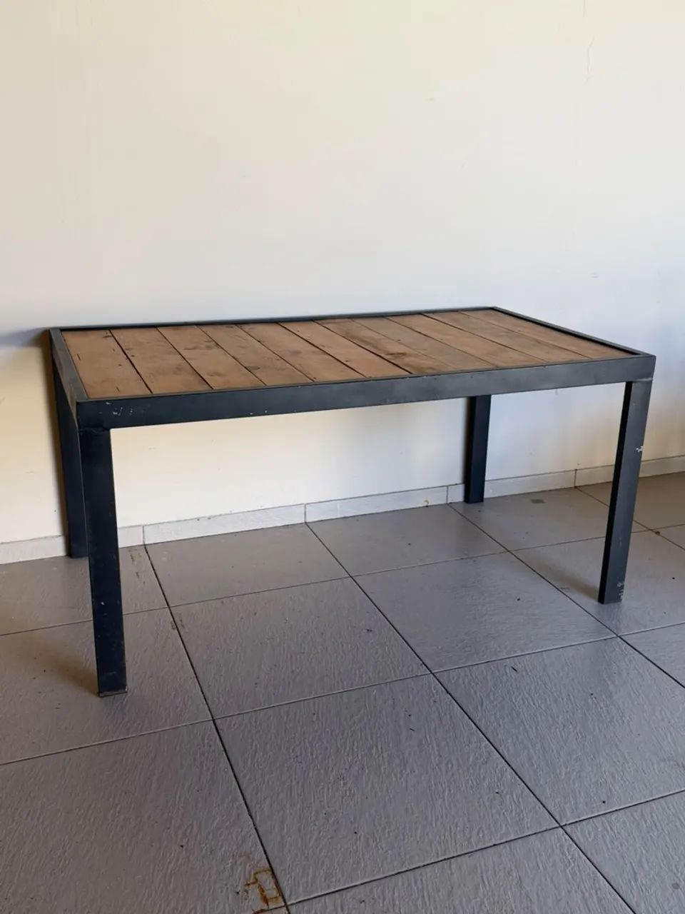 Mesa 6 lugares de madeira 