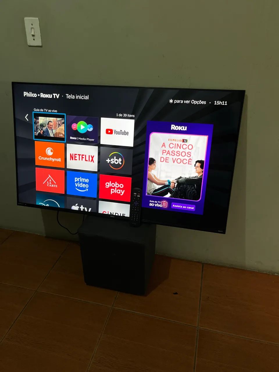 Smart tv 50 com sistema Roku ! - Foto 3