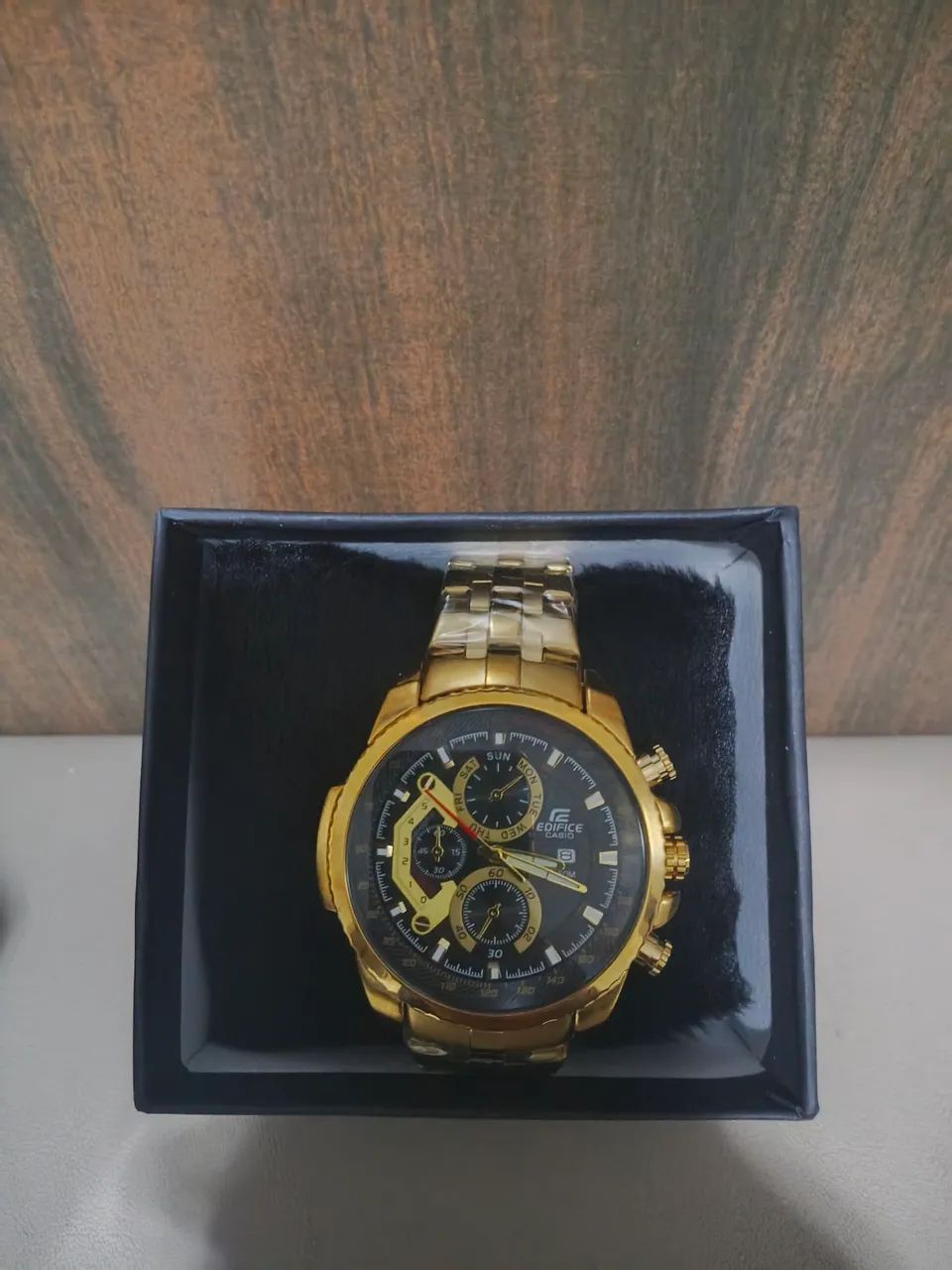 Relógios Casio e Bvlgari 