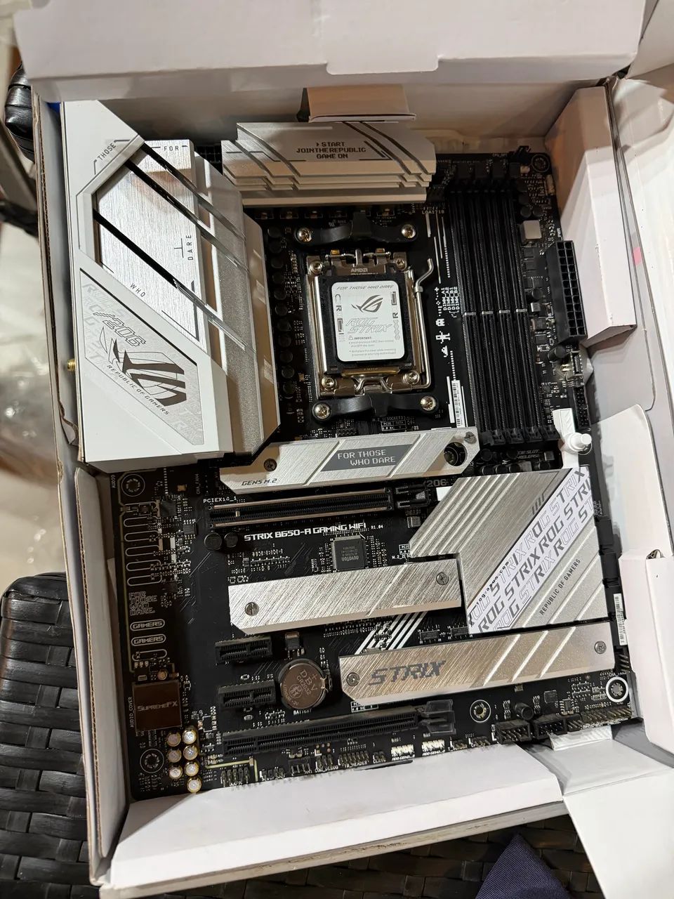Placa mae b650 rog strix - Foto 3